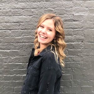 Meet your Posher, Annalise